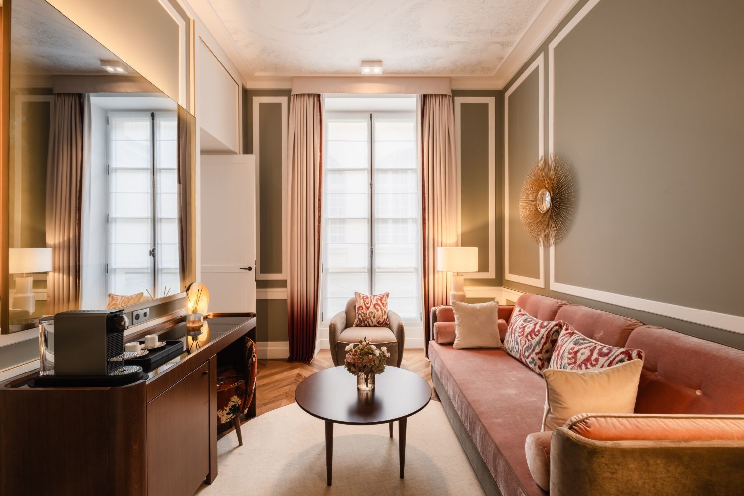 Les Lumi&egrave;res-Versailles